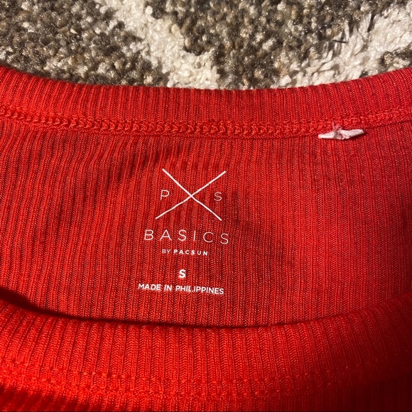 SOLD Pacsun Cropped Red Shirt Size S - Picture 4 of 4